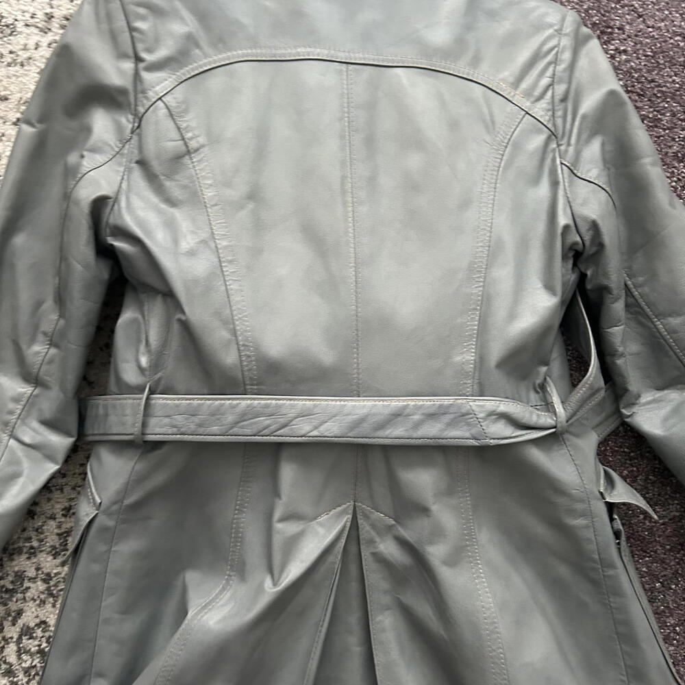 Women's Gray Leather Trench Coat with Real Fur Collar - Picture 8 of 9
